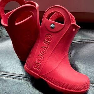 Kids Crocs rain boots